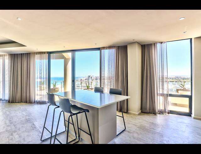 4 BEDROOM APARTMENT FOR SALE IN BEACHFRONT